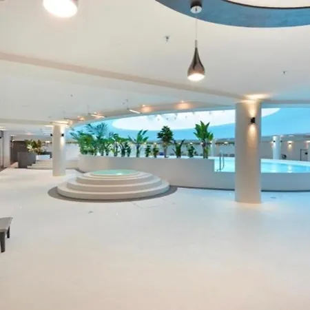 Hanza Tower Bohemia 23 Pool & Jacussi